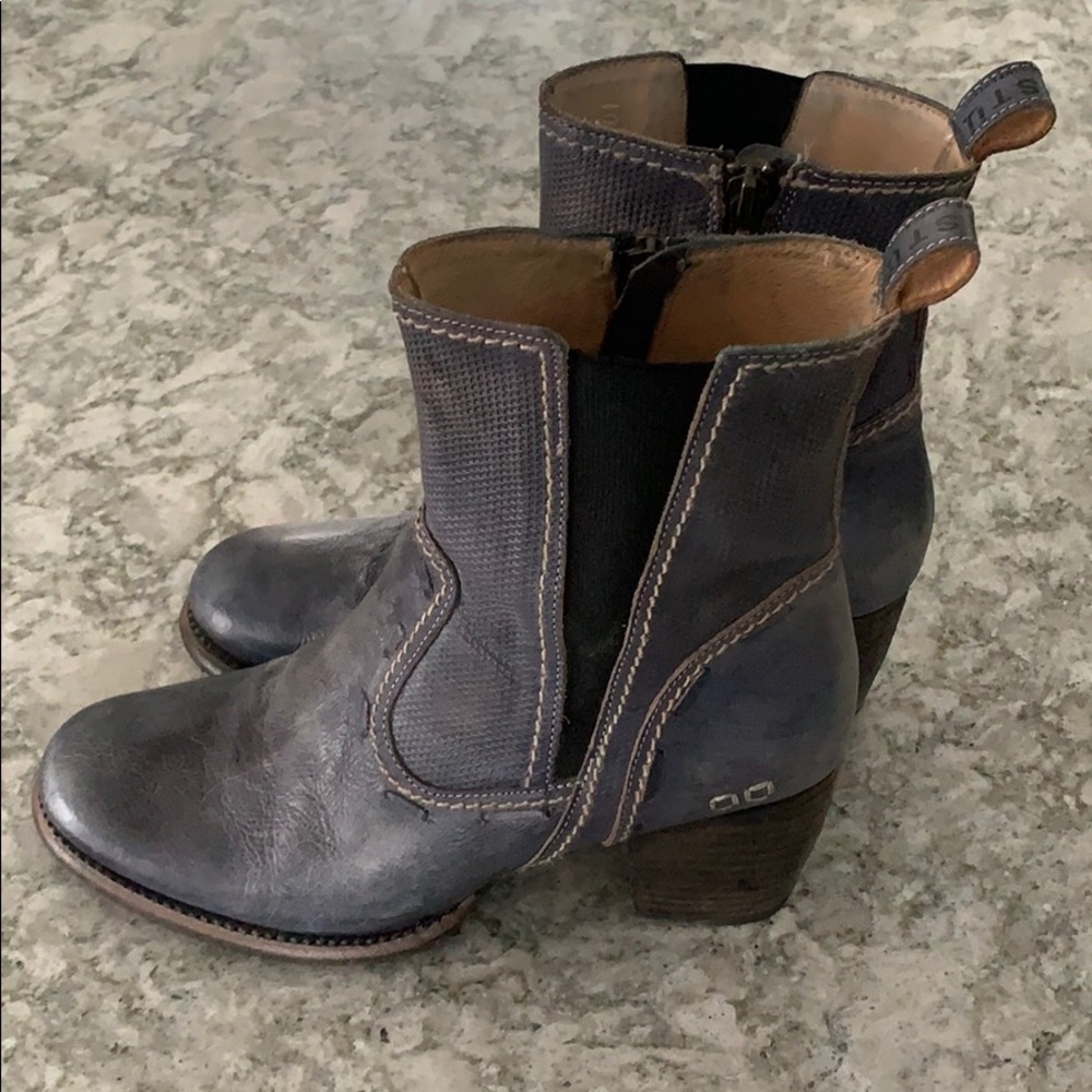 Blue Bed Stu size 10 boots